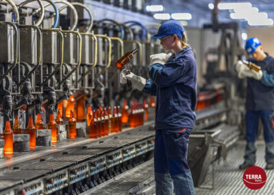 TERRAbyte - Industriefotografie - Referenzen - Glasfertigung Flaschen