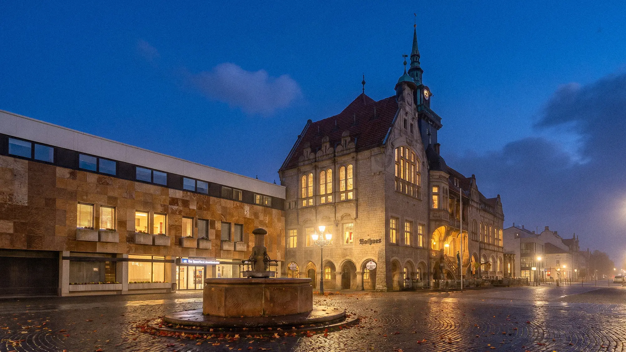 TERRAbyte Medien und Marketing Agentur für Bückeburg - Rathaus - Nachtaufnahme